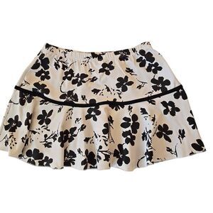 Jerdog Women's Athletic Tennis Pickleball Black White Floral Skirt Size Medium